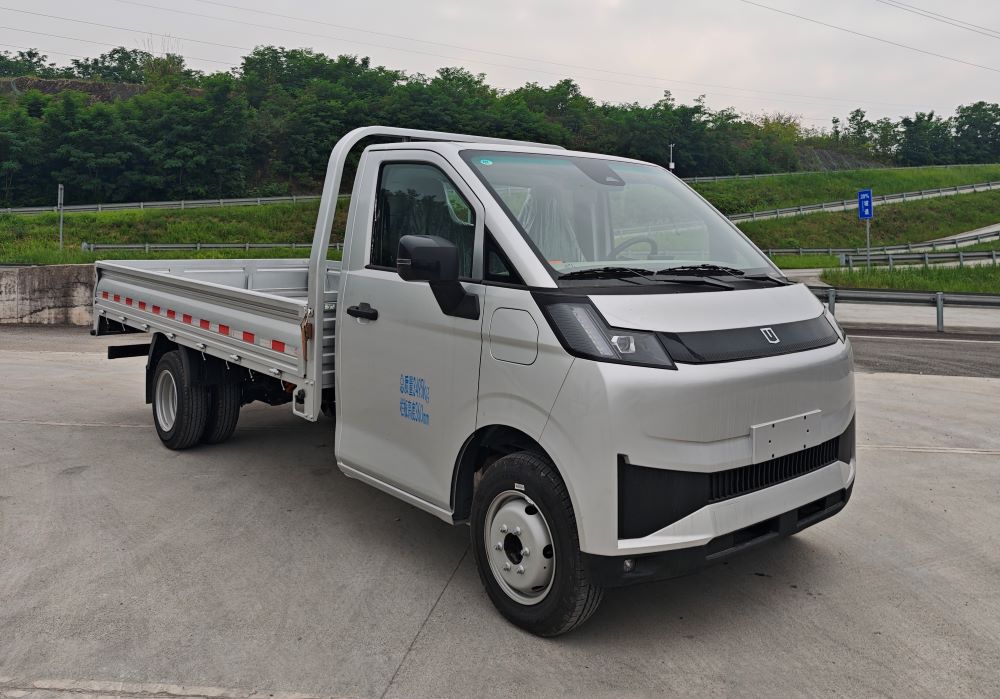 吉利遠程純電動欄板式貨車新車申報 寧德時代磷酸鐵鋰加持，能否搶占城配物流市場？